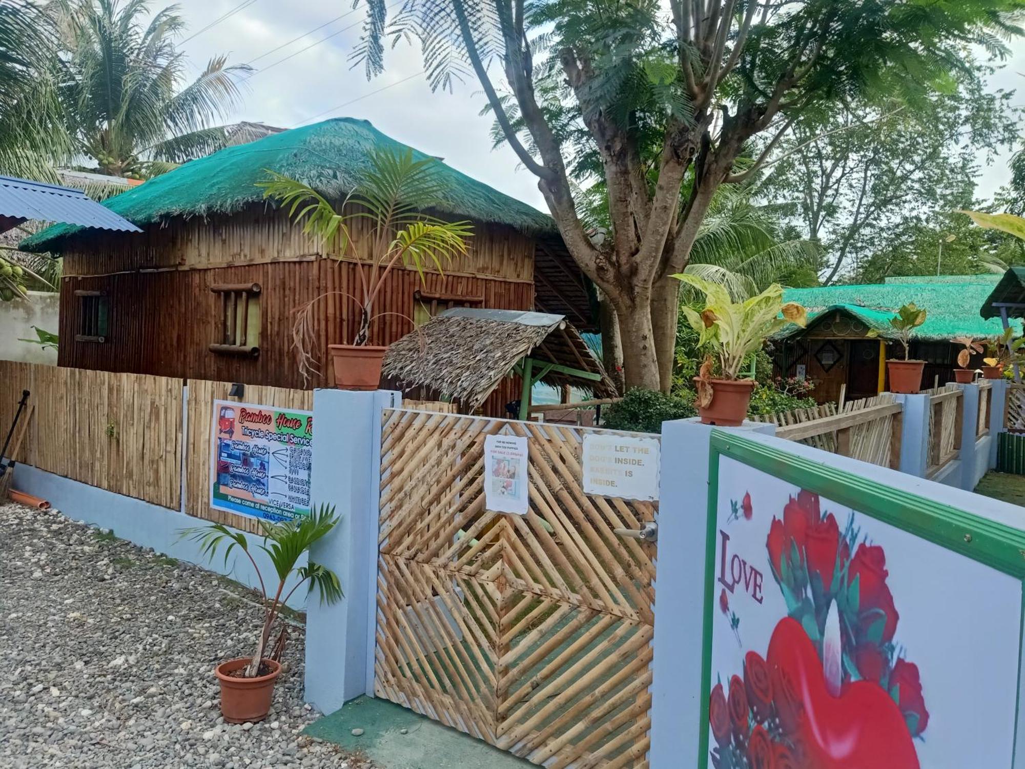Moalboal Bamboo House / Rooms Bagian luar foto