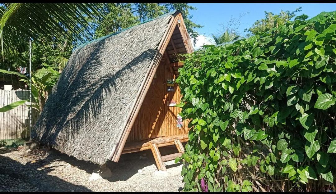 Moalboal Bamboo House / Rooms Bagian luar foto