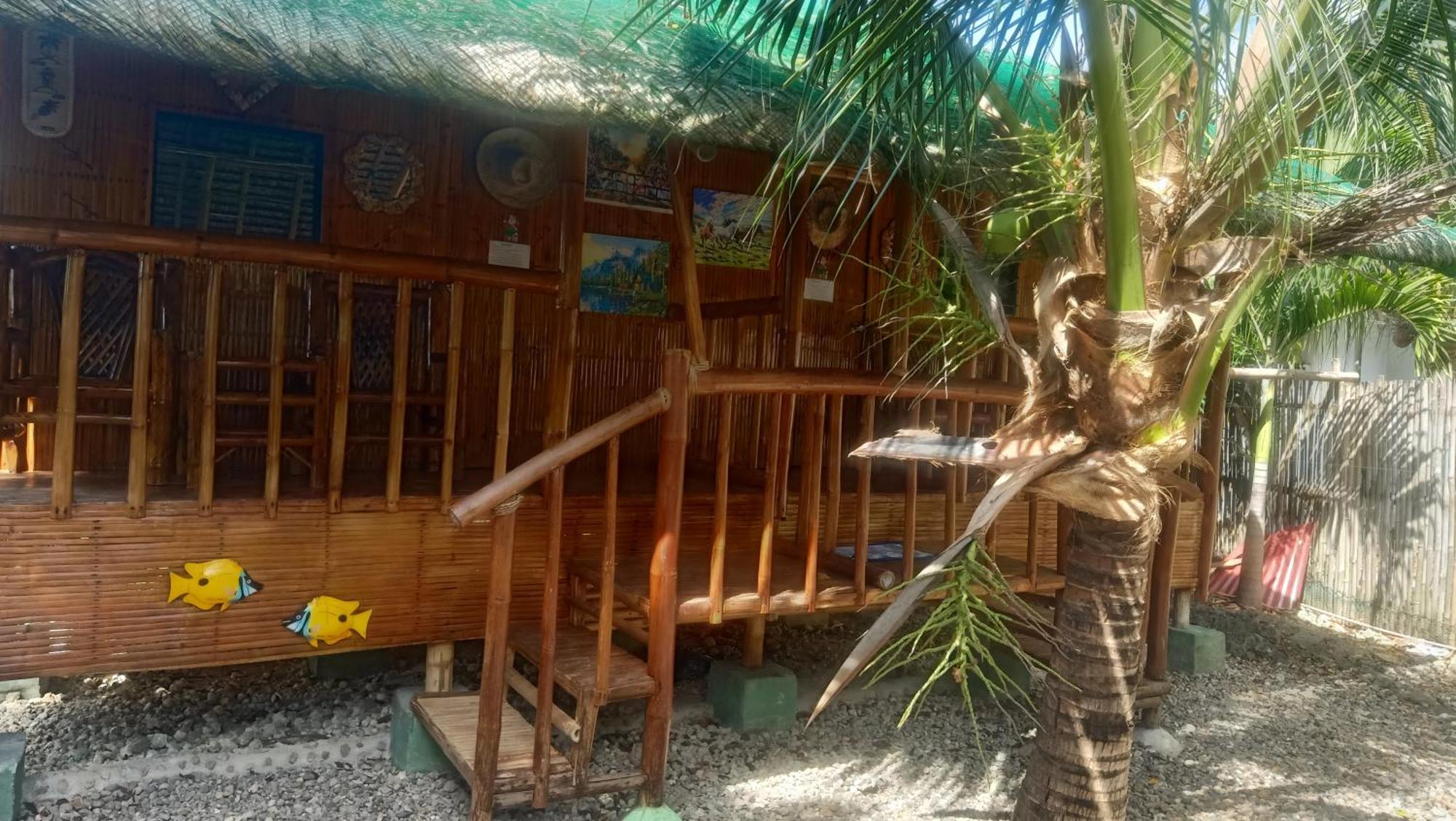Moalboal Bamboo House / Rooms Bagian luar foto
