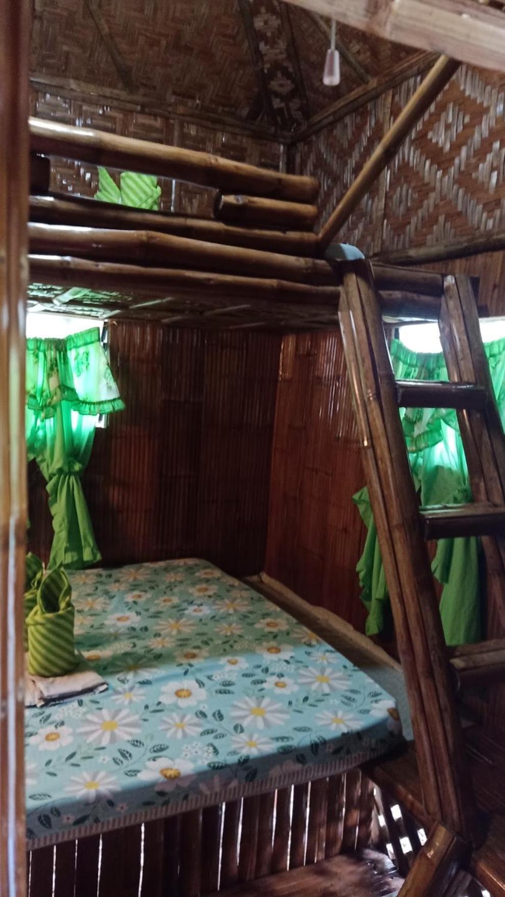 Moalboal Bamboo House / Rooms Bagian luar foto