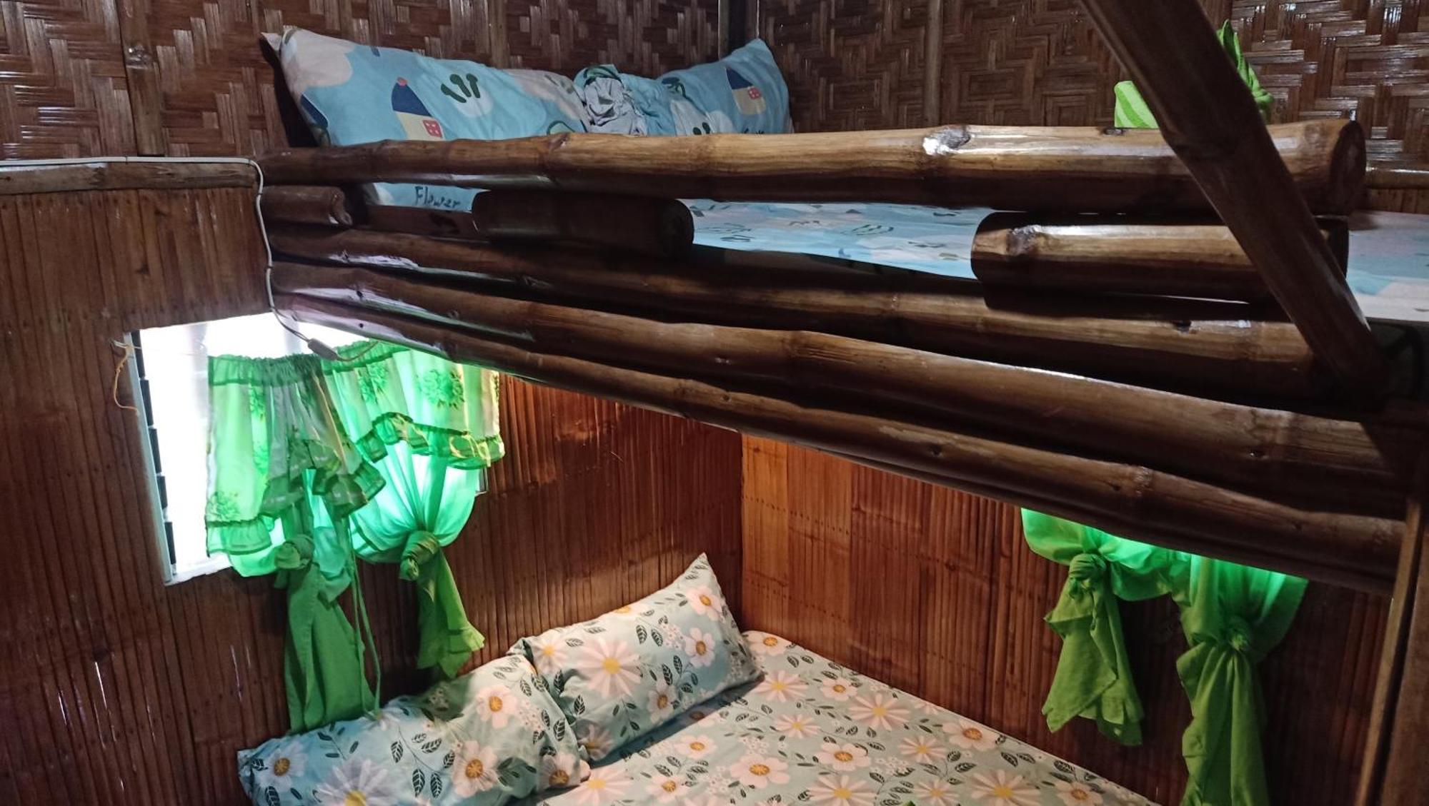 Moalboal Bamboo House / Rooms Bagian luar foto