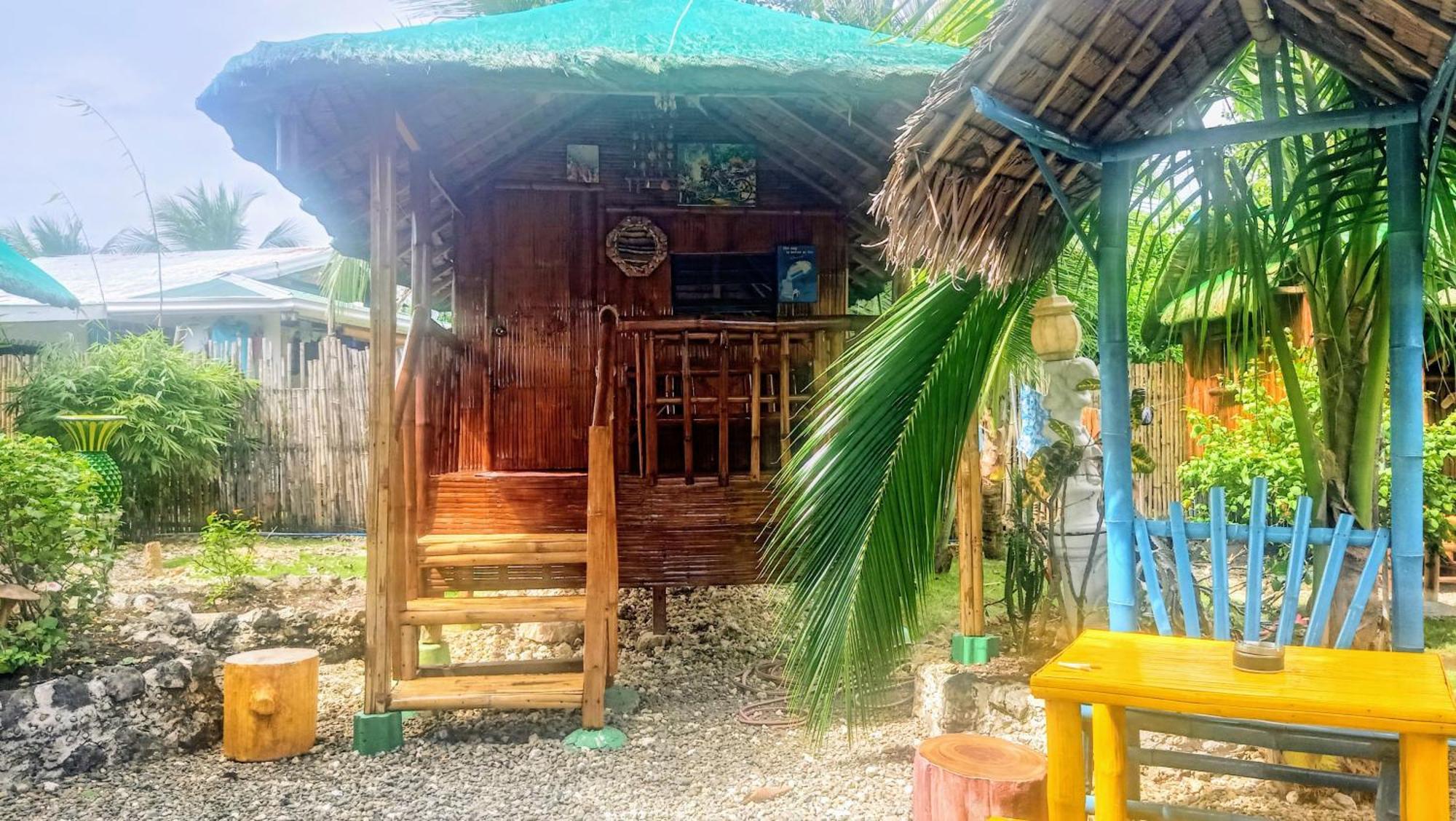Moalboal Bamboo House / Rooms Bagian luar foto