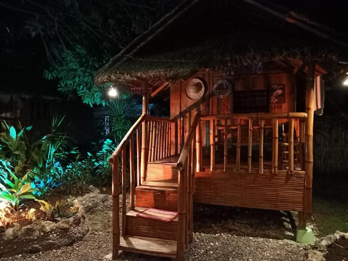 Moalboal Bamboo House / Rooms Bagian luar foto